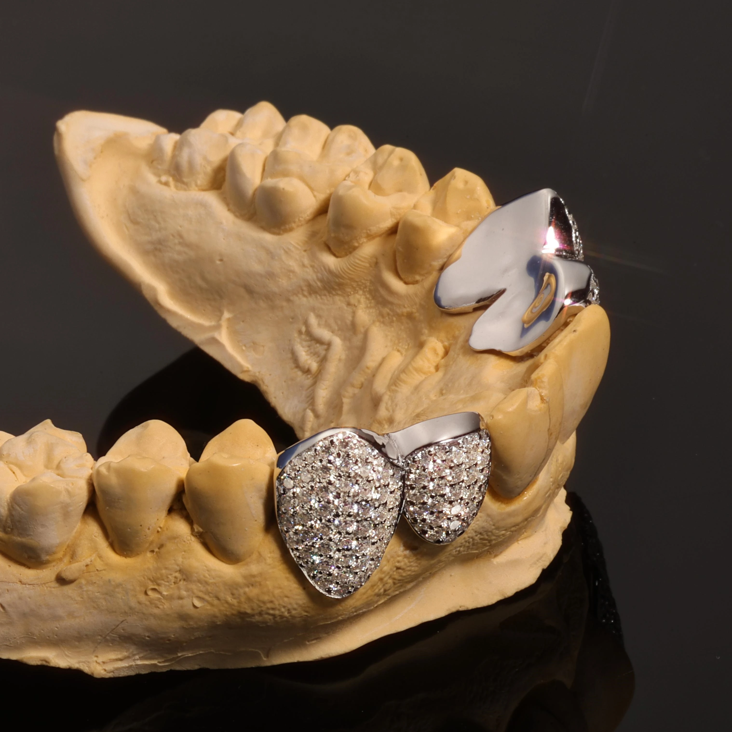 Изготовленный на заказ серебряный клык вампира Grillz S925 с муассанитом VVS1 — Ice Out Hip Hop для Rappers, роскошные украшения для зубов |   Bling Grillz