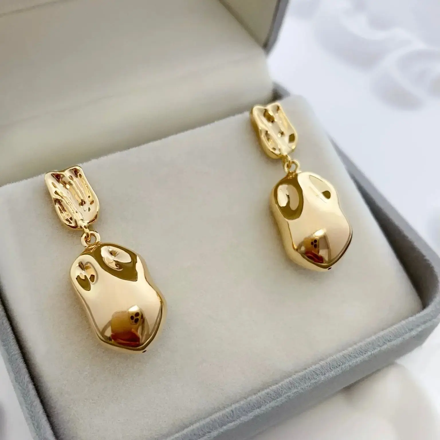 Женские серьги-подвески с геометрическим рисунком MADALENA SARARA 18K
