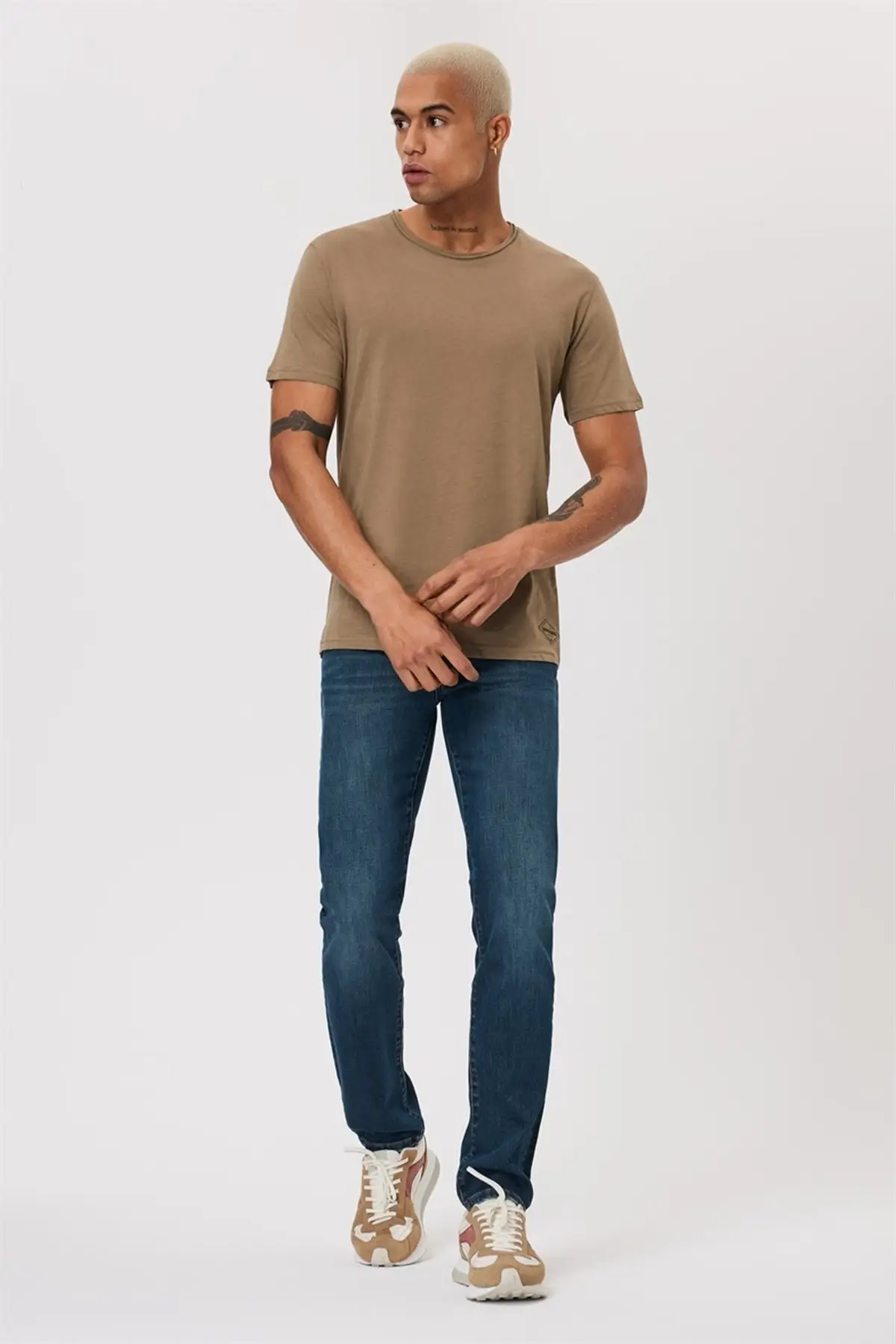 Lee Cooper -  Мужская футболка Gael с круглым вырезом K. Бежевый