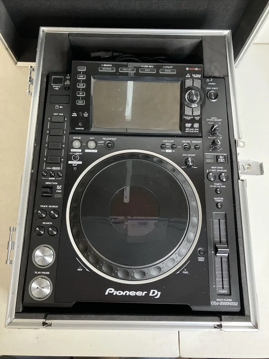 НОВОЕ ПРИБЫТИЕ C DJ 2000 NXS2 Мультиплеер Pro-DJ высокого разрешения. Специальная категория