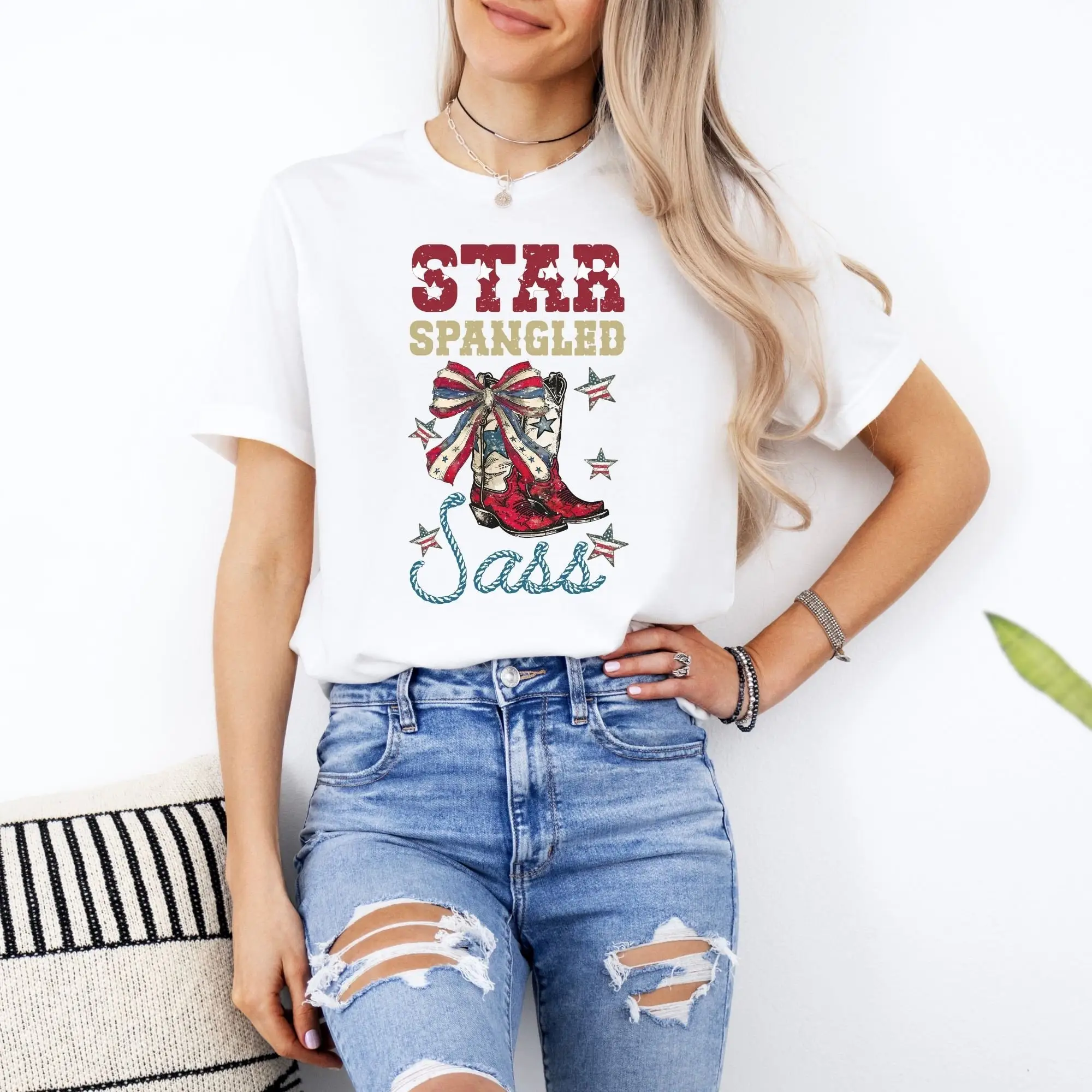 Футболка с надписью «Proud America Cowgirl»