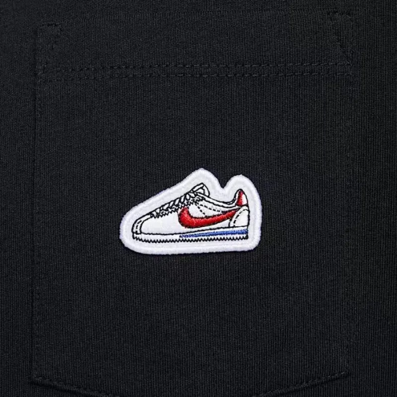 Новое оригинальное поступление, мужские футболки NIKE AS U NSW TEE M90 SNKR PTCH PKT, спортивная одежда с короткими рукавами