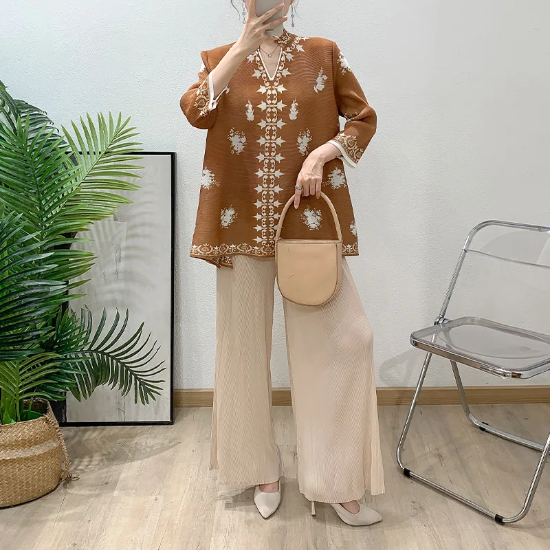 Фото Плиссированный костюм Miyake, лето 2021, новый стиль, новый высококачественный дизайнерский стиль, модный темпераментный универсальный костюм-двойка №2