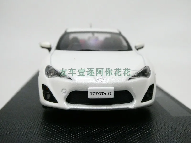 Фото Модель литая Гоночная машина EBBRO 1:43 86, детские игрушки в подарок №3