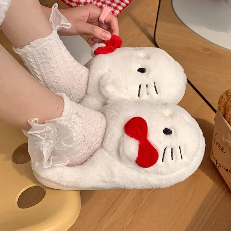 Фото Плюшевые тапочки Hello Kitty Sanrio, Симпатичные Мультяшные шлепанцы для студентов, Осень-зима, мягкая плюшевая обувь с подкладкой, игрушки, подарки для девочек №2