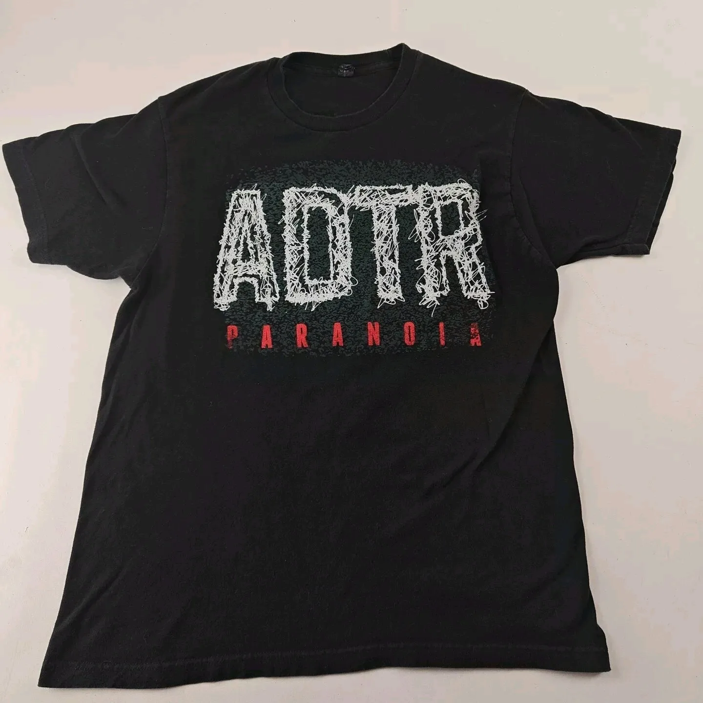 Футболка с черной лентой A Day to Remember ADTR Paranoia размера L