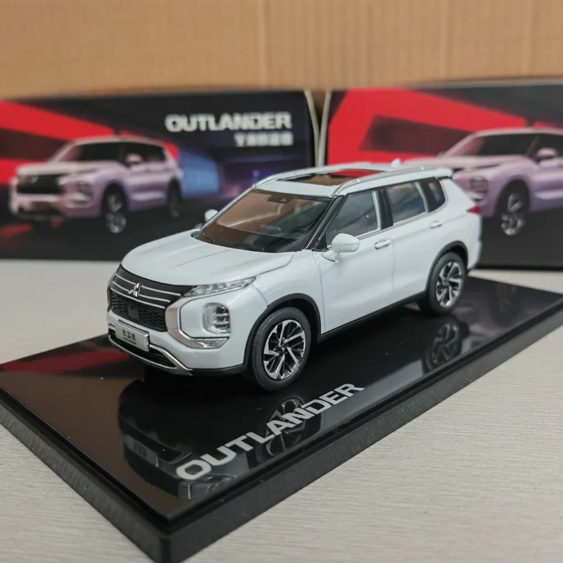 Фото 1/43 Mitsubishi Outlander SUV, модель автомобиля из сплава, литой под давлением металлический внедорожник, модель автомобиля, имитация миниатюрных весов, детская игрушка в подарок №5