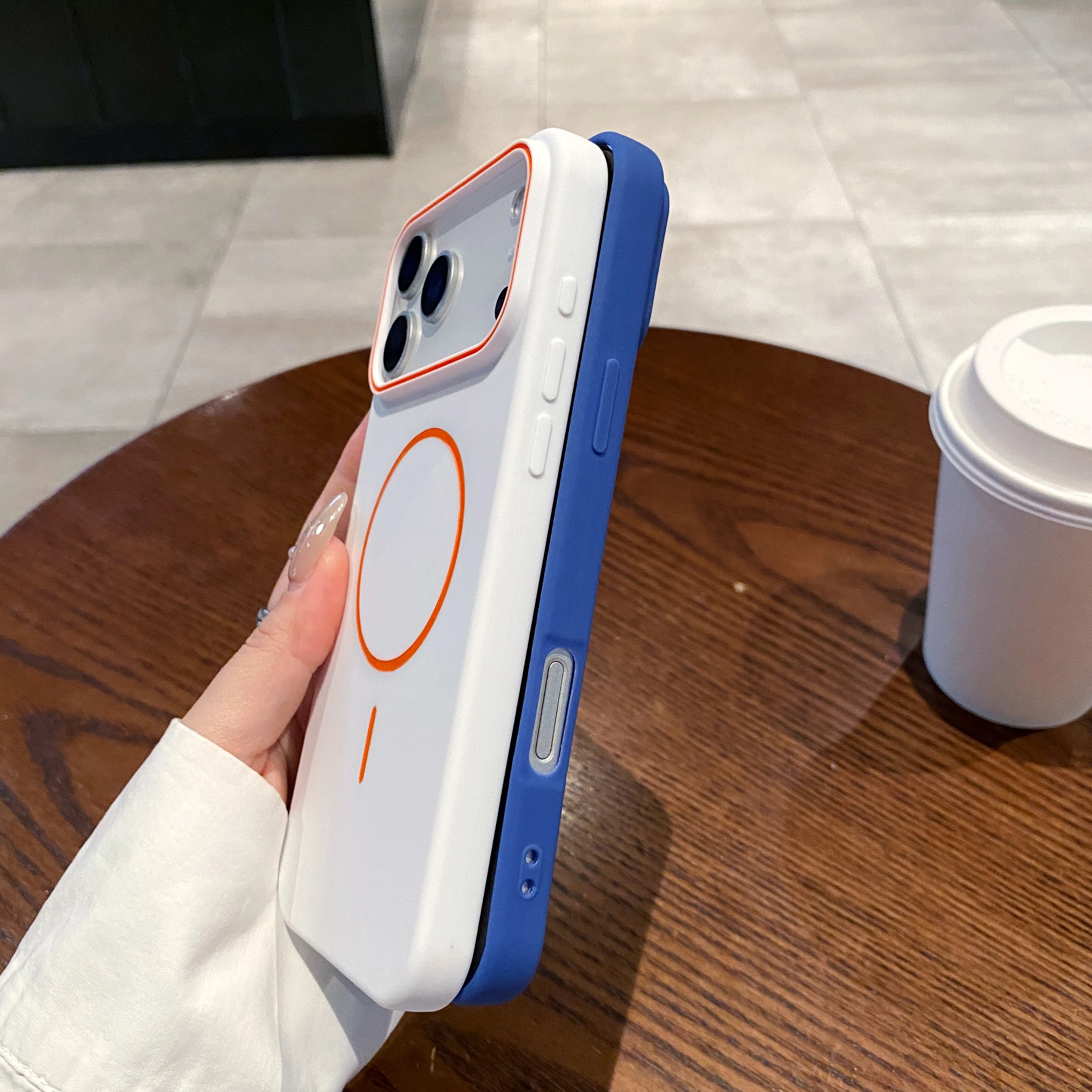 Фото Ультратонкий простой магнитный чехол для телефона iPhone 11, 12, 13, 14, 15, 16, 17 Pro Max 17, мягкий матовый чехол для телефона с беспроводной зарядкой Air №5