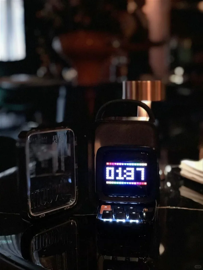 Divoom DITOO ROCKL Pixel Bluetooth Беспроводной динамик Черный Механический Ретро Компьютерная модель Умный настольный динамик Будильник (art.: 3920d145cc77f) - 3920d145cc77f