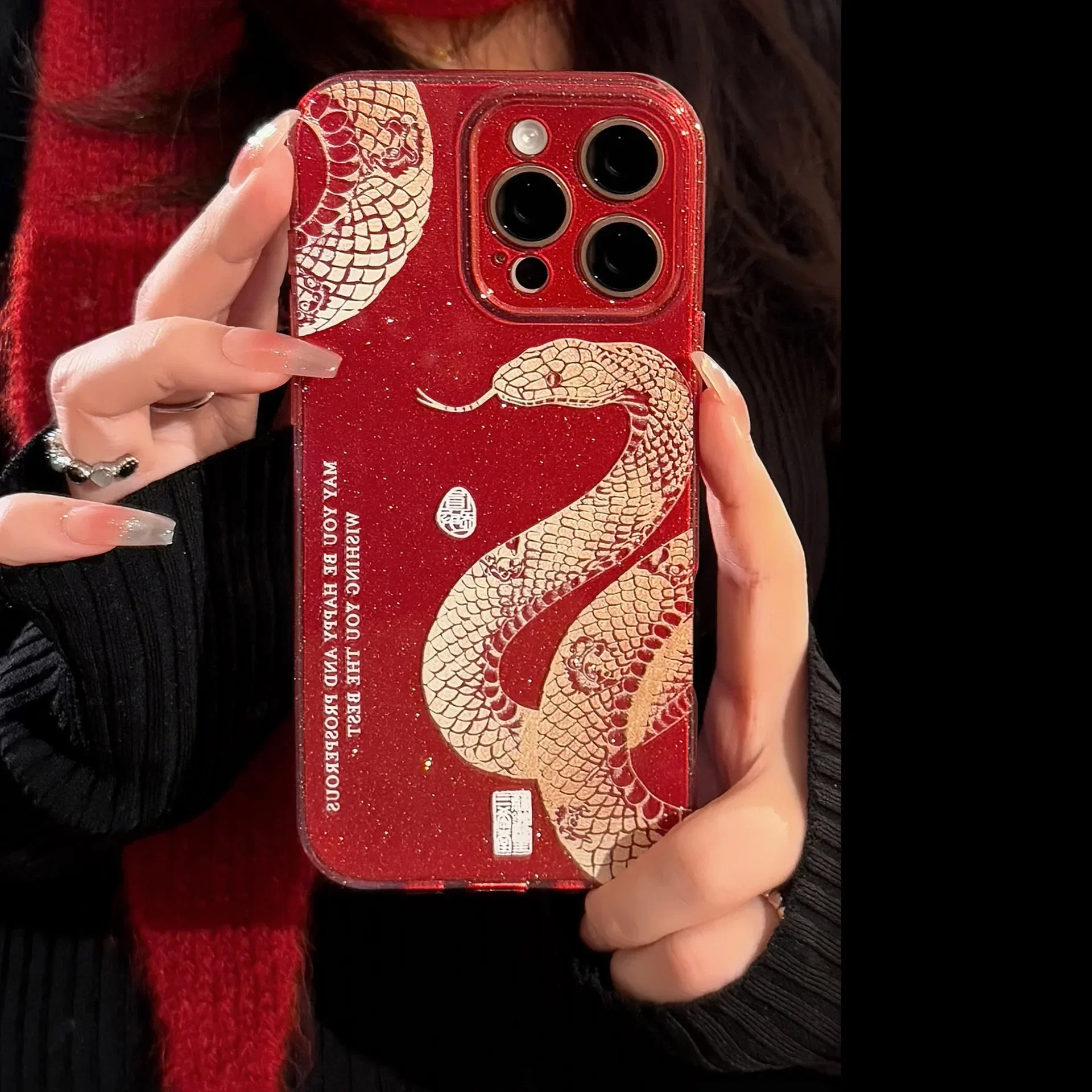 Фото Однотонный блестящий чехол в китайском стиле с золотой змеей для iPhone 16, 15, 14, 13 Pro Max, противоударный защитный чехол для телефона №3