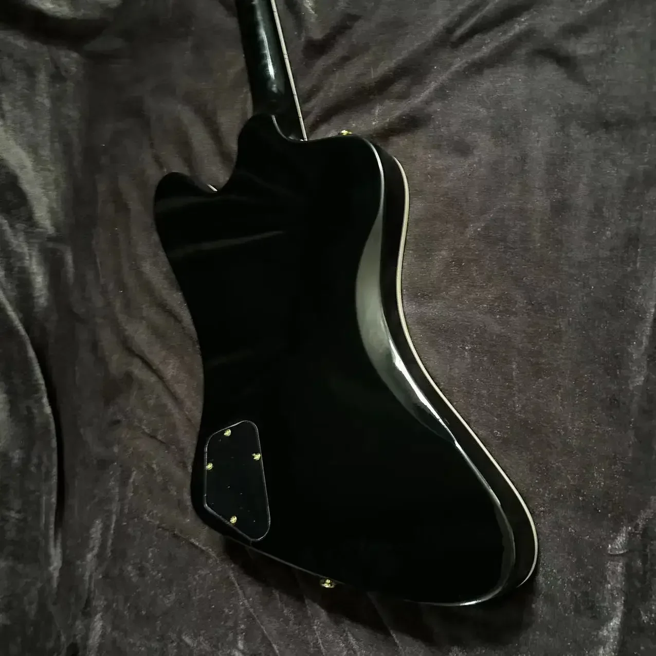 Фото Электрогитара Firebird, корпус из красного дерева, черный цвет, золотая фурнитура, мост мелодии-о-Matic, 6-струнная гитара, гитара, Bluetooth №2