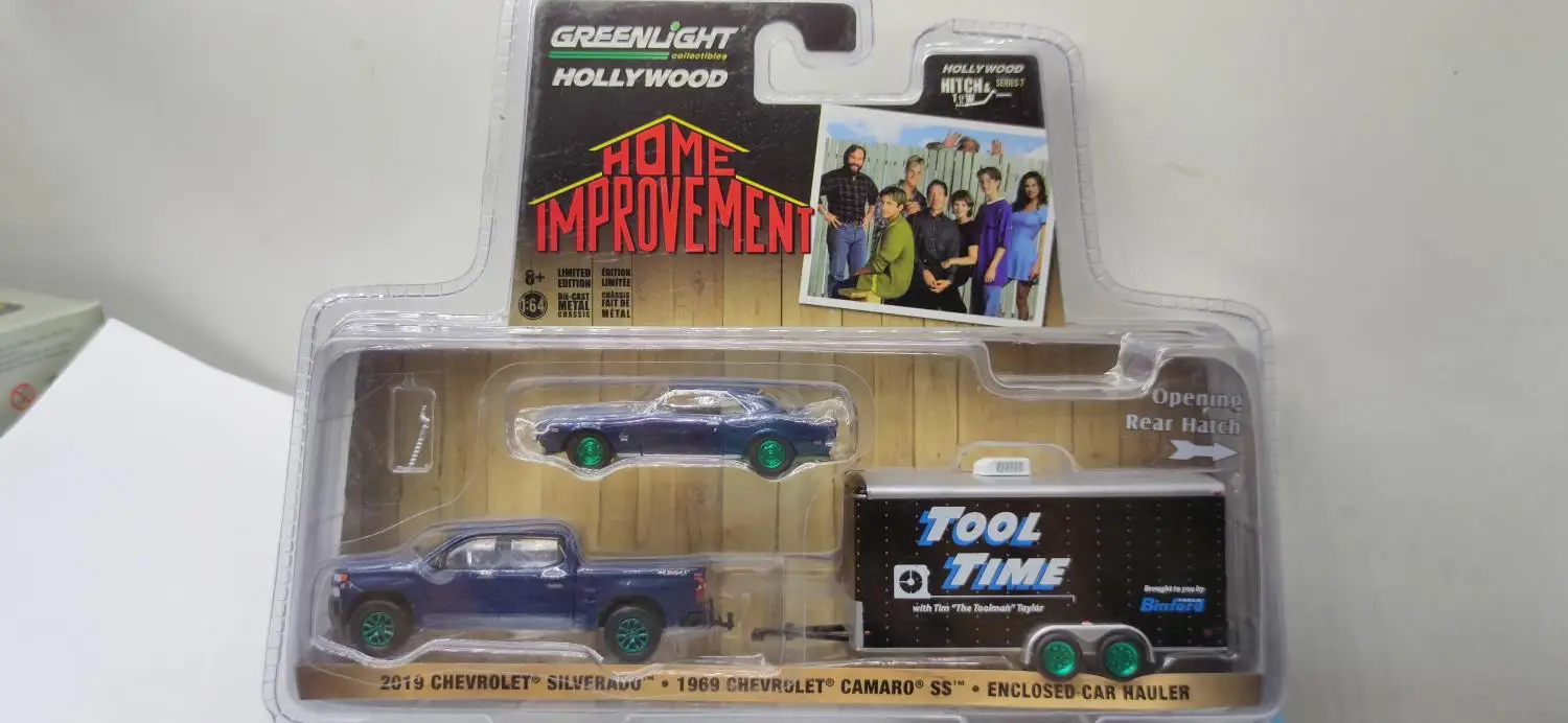 1: 64 2019 Chevrolet SILVERADO & 1969 Chevrolet CAMARO SS и закрытый прицеп коллекция зеленых моделей автомобилей