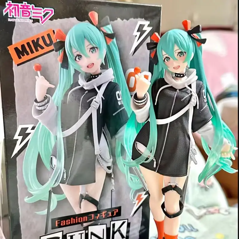 Фото New Original Taito Fashion Vocaloid Hatsune Miku Anime Figure Punk Future Collection Desktop Decoration Model Toys Christmas №2