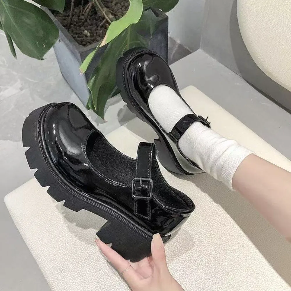 Фото Mary Janes Lolita JK Кожаные туфли из искусственной кожи с пряжкой на щиколотке Повседневные одинарные туфли Лолита Глянцевые/матовые черные туфли на высоком каблуке Ежедневно №3