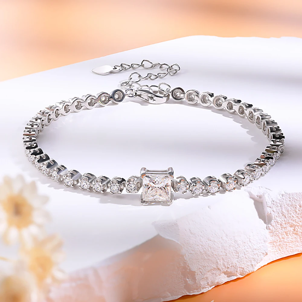 Фото LinkerLove 925 Sterling Silver Tennis Bracelets for Women 1ct Princess Cut D VVS1 Moissanite Bracelets Fine Jewelry Gift for Her №3