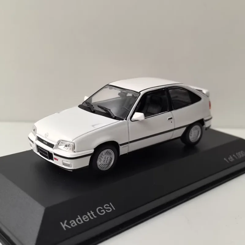 Фото WHITEBOX масштаб 1/43 Opel KADETT GSI сплав имитация модели автомобиля статическая коллекция украшенные праздничные игрушки сувенирный подарок №2