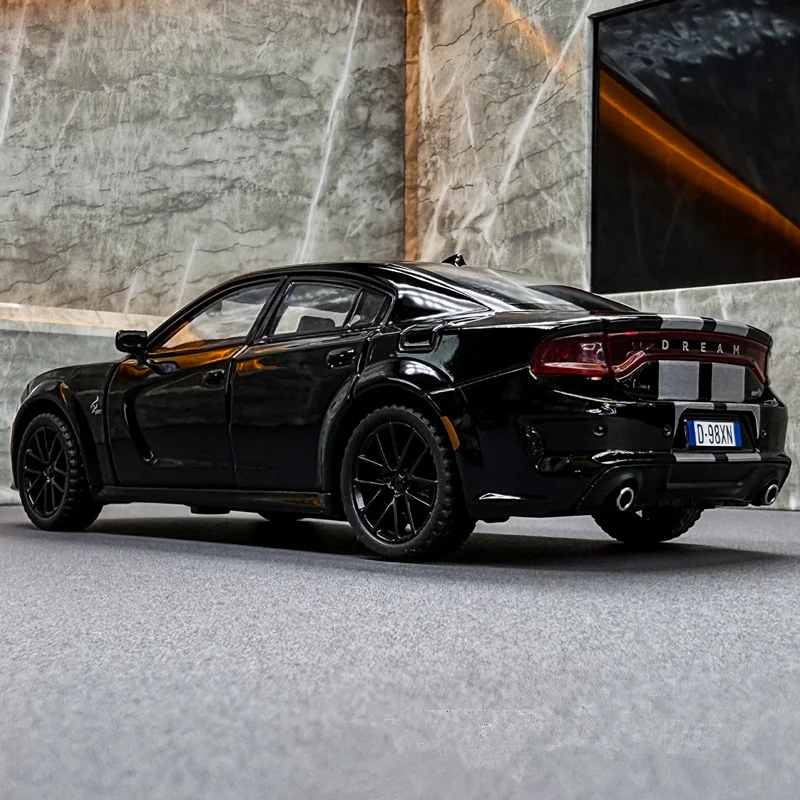 Фото Зарядное устройство DODGE SRT Hellcat, модель спортивного автомобиля из сплава, литая под давлением мышечная машина, модель автомобиля, имитация звука и света, детская игрушка в подарок №2