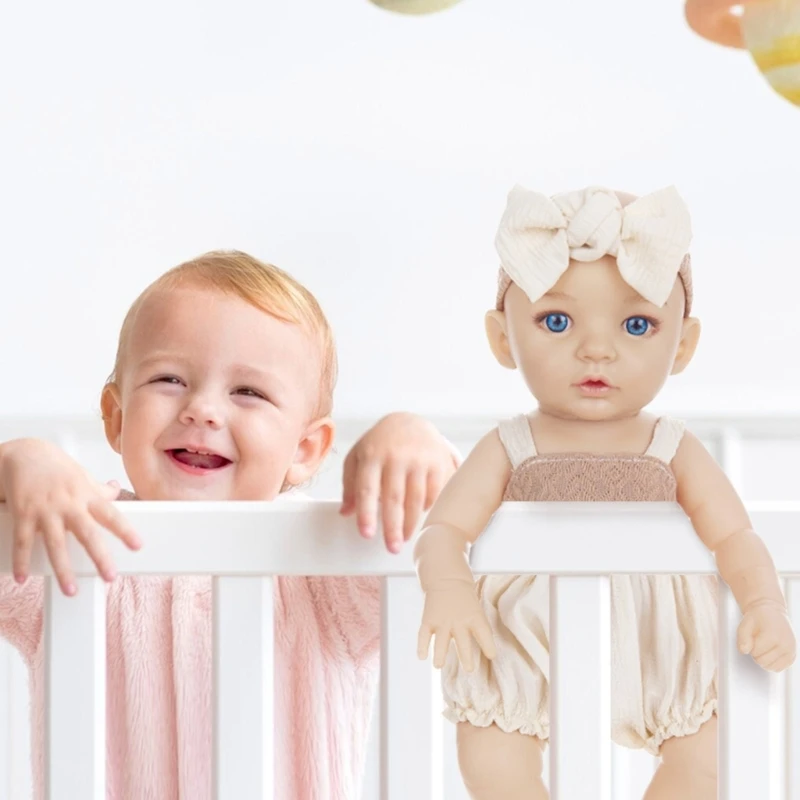 Фото Многофункциональная очаровательная кукла Playmatea из мягких материалов с реалистичными глазами, портативная для детей от 18 №2