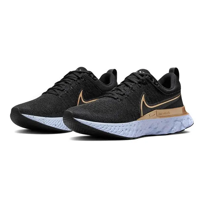 Фото Женские кроссовки Nike React Infinity Run Flyknit 2, черные, металлические, золотые, CT2423-009 №3