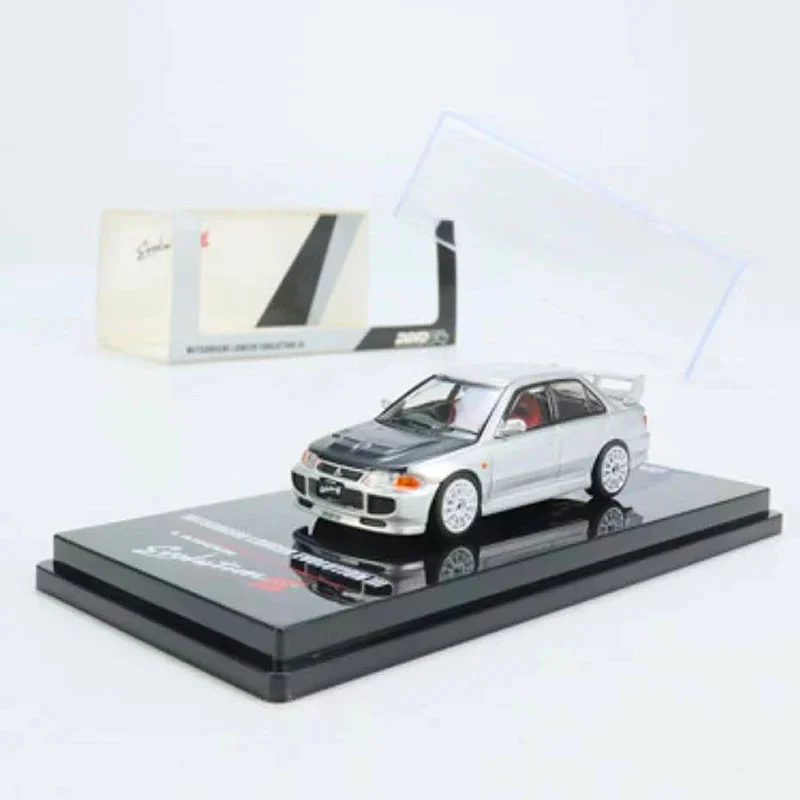 Модель автомобиля INNO 1:64 EVO III, коллекция литых под давлением автомобилей из сплава — карбоновое серебро