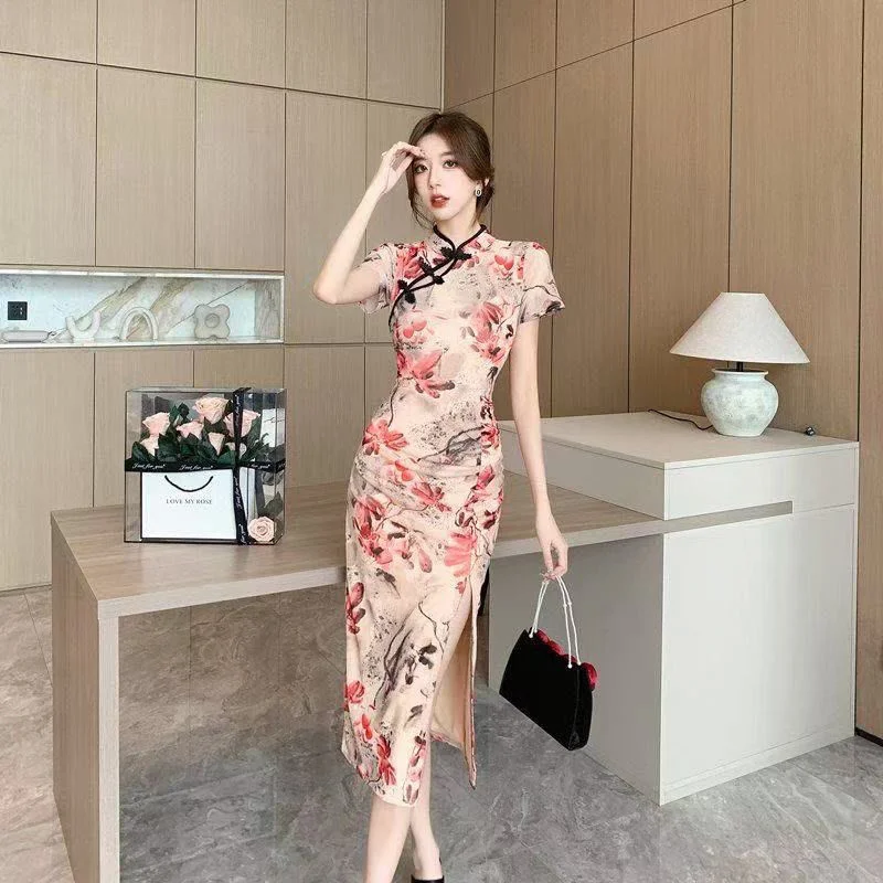 2025 Новое китайское стильное новое улучшенное модное платье Cheongsam с разрезом для молодых людей в стиле ретро с принтом
