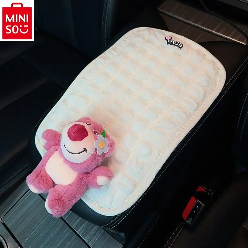 MINISO декоративные перчатки для переднего центра автомобиля, женский мультяшный клубничный медведь, всесезонное универсальное украшение автомобиля