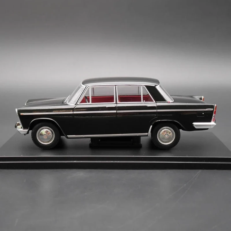 Ixo 1:24 Seat 1500 1971, имитация модели автомобиля из сплава, статическая коллекция, украшенные праздничные подарки, игрушки