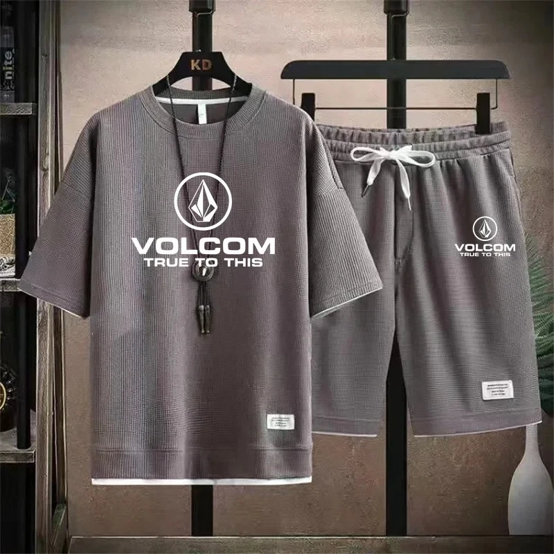 Фото Летний мужской спортивный костюм VOLCOM, футболка + шорты, спортивный костюм с принтом, повседневная модная футболка с короткими рукавами, мужской спортивный костюм №3