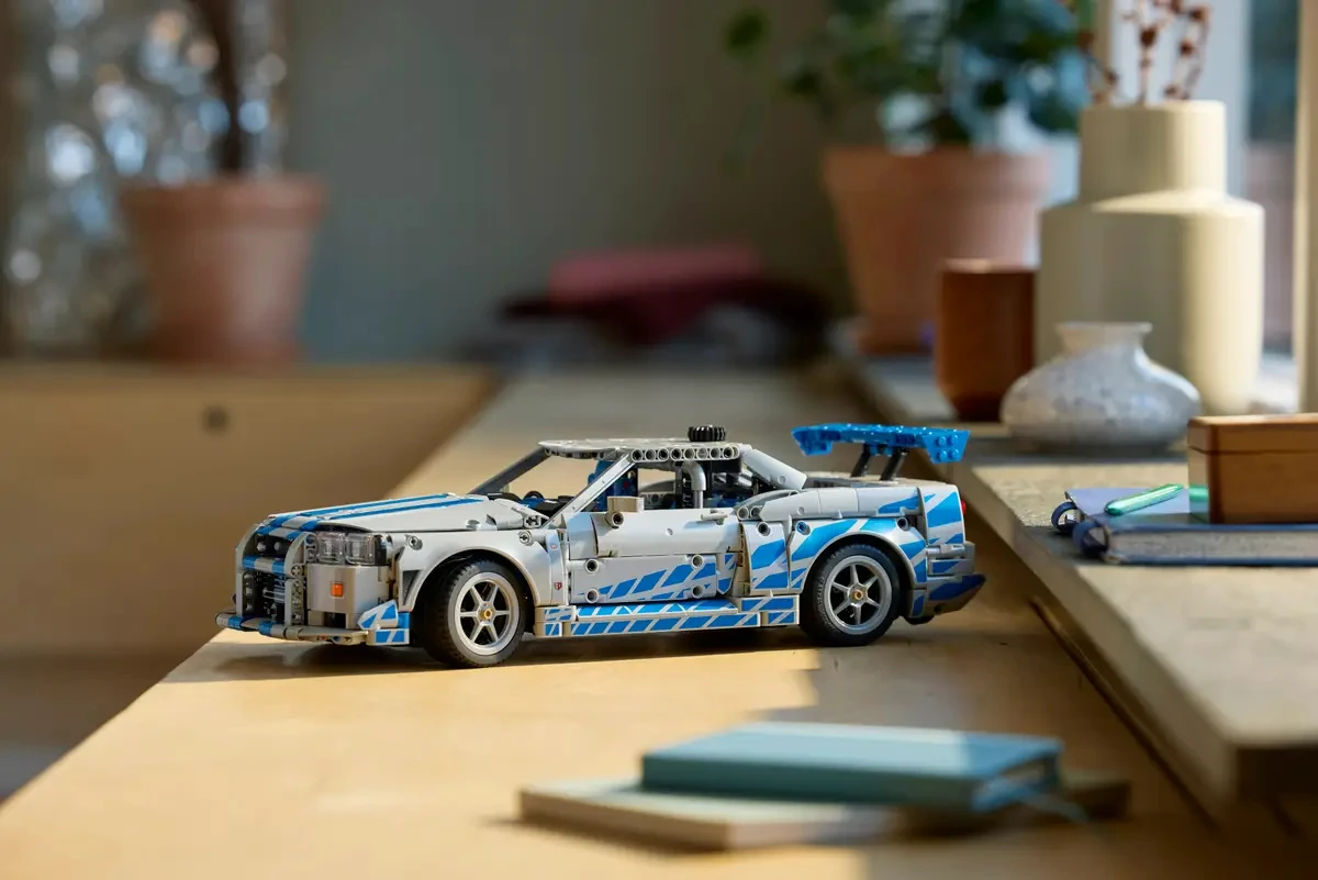 Фото LEGO ®   Техник ™   2 Fast 2 Furious Nissan Skyline GT-R (R34) Автомобиль 42210 Комплект для взрослых в возрасте + 1410 предметов №4
