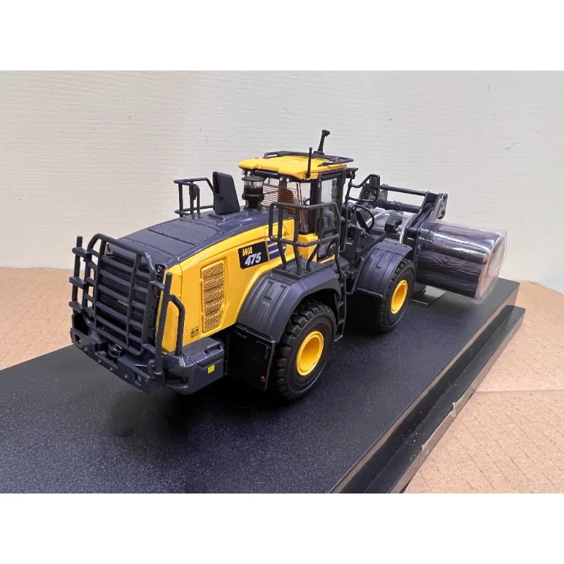 Фото UH 1:50 Komatsu WA475-10 Колесный деревянный зажим-погрузчик из сплава, инженерный грузовик, модель 8165 №4
