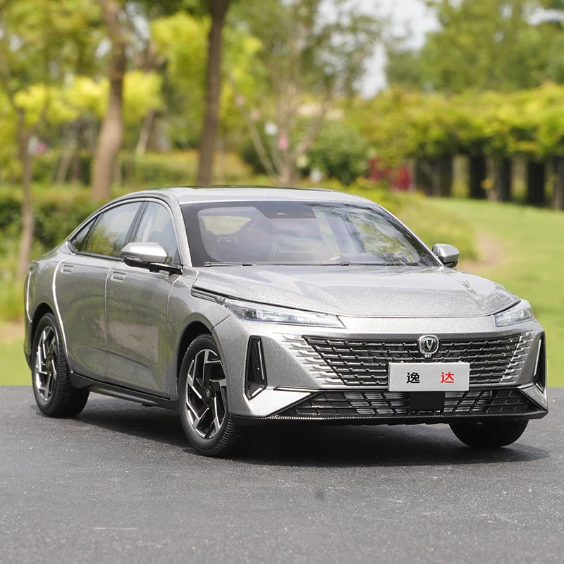 Фото Оригинальная модель автомобиля Changan Yida 1:18, 2023, имитация модели автомобиля из сплава №2