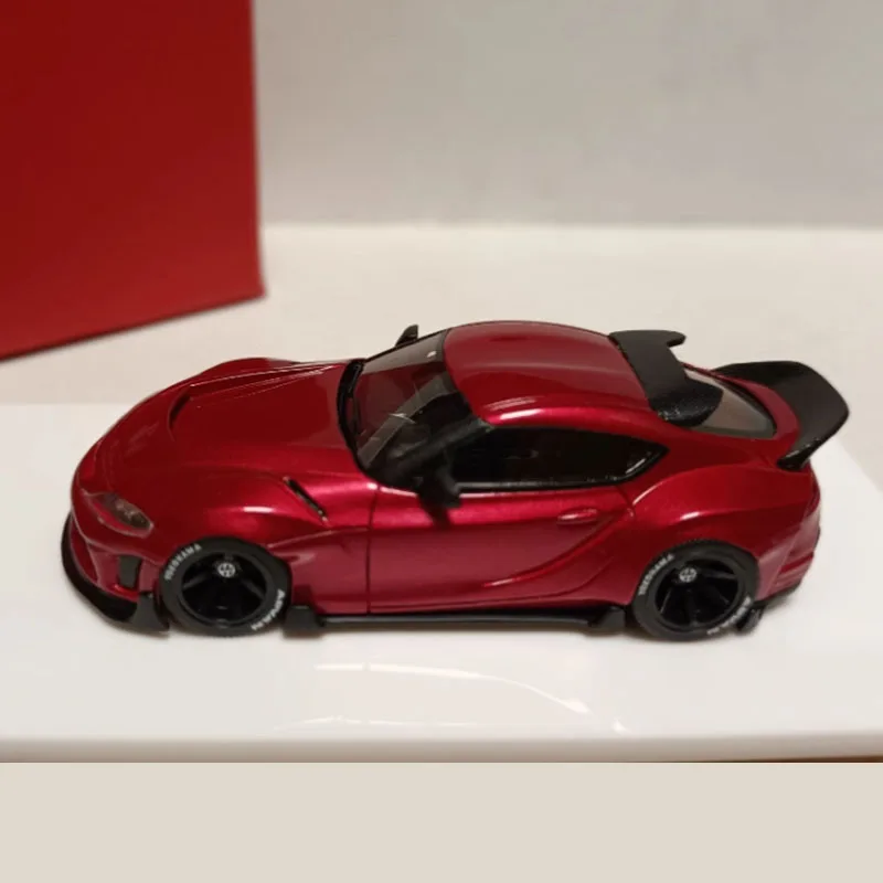 Фото Оригинальный масштаб 1:64 Supra A90 JDM, имитация игрушечного автомобиля из смолы, модель сцены, украшение, классическая коллекция, сувениры №3