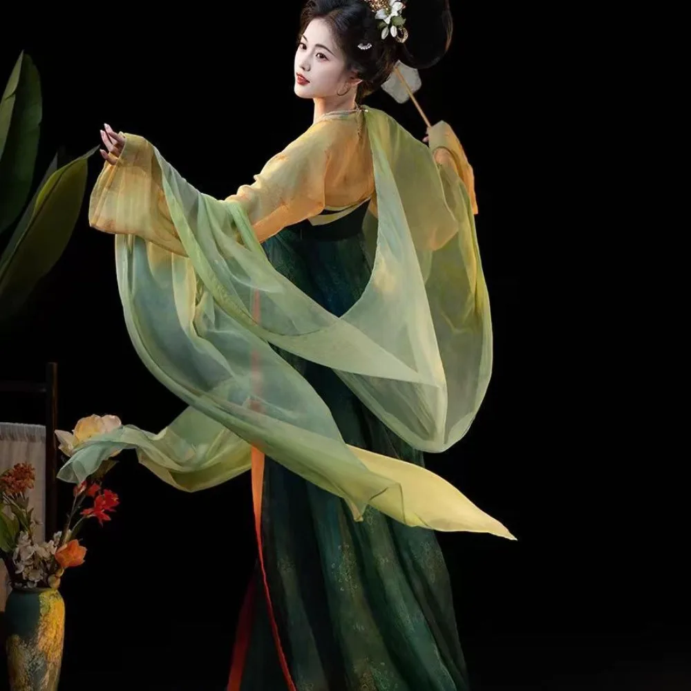 Фото Комплект Hanfu в стиле династии Тан в стиле Дуньхуан — облегающее платье Qixiong Ruqun с струящимся шарфом Pibo (дышащий летний костюм для восстановления) №4