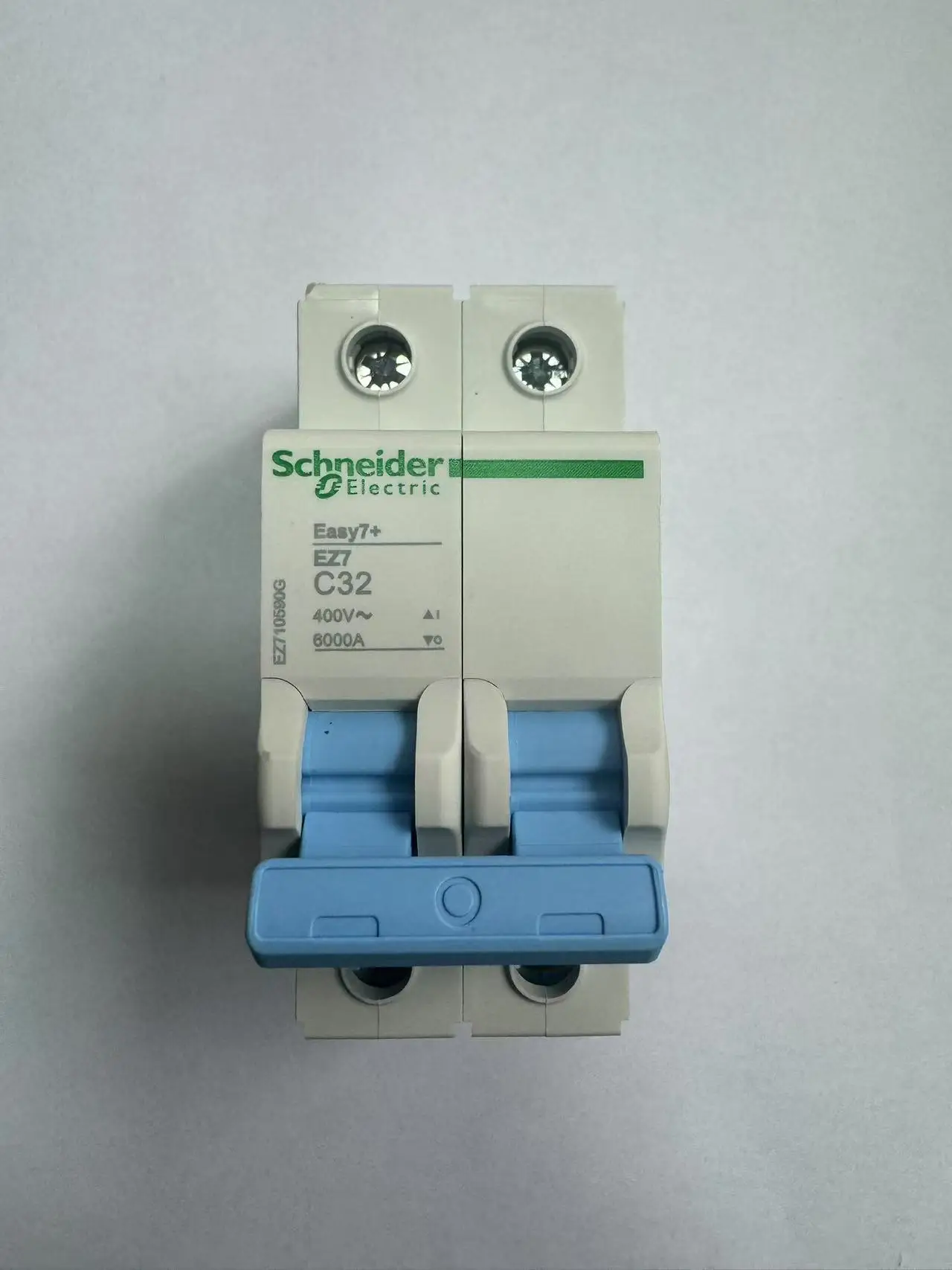 Мини-выключатель Schneider Electric EZ7 Easy 7 Мини-выключатель 2P C Curve 400 В 32 А 4,5 кА