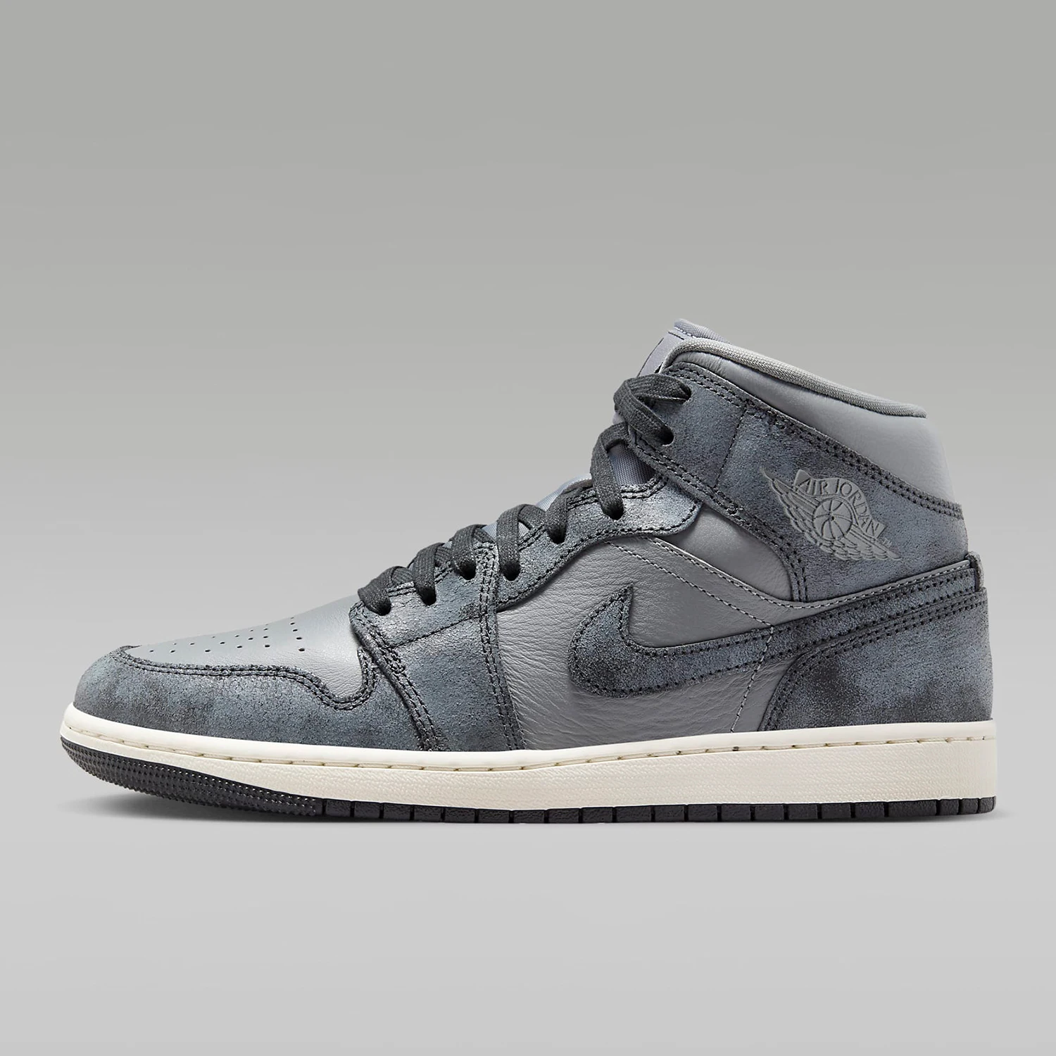 Фото Оригинальные женские спортивные повседневные кроссовки Nike Air Jordan 1 Mid SE FJ3448-001 №2