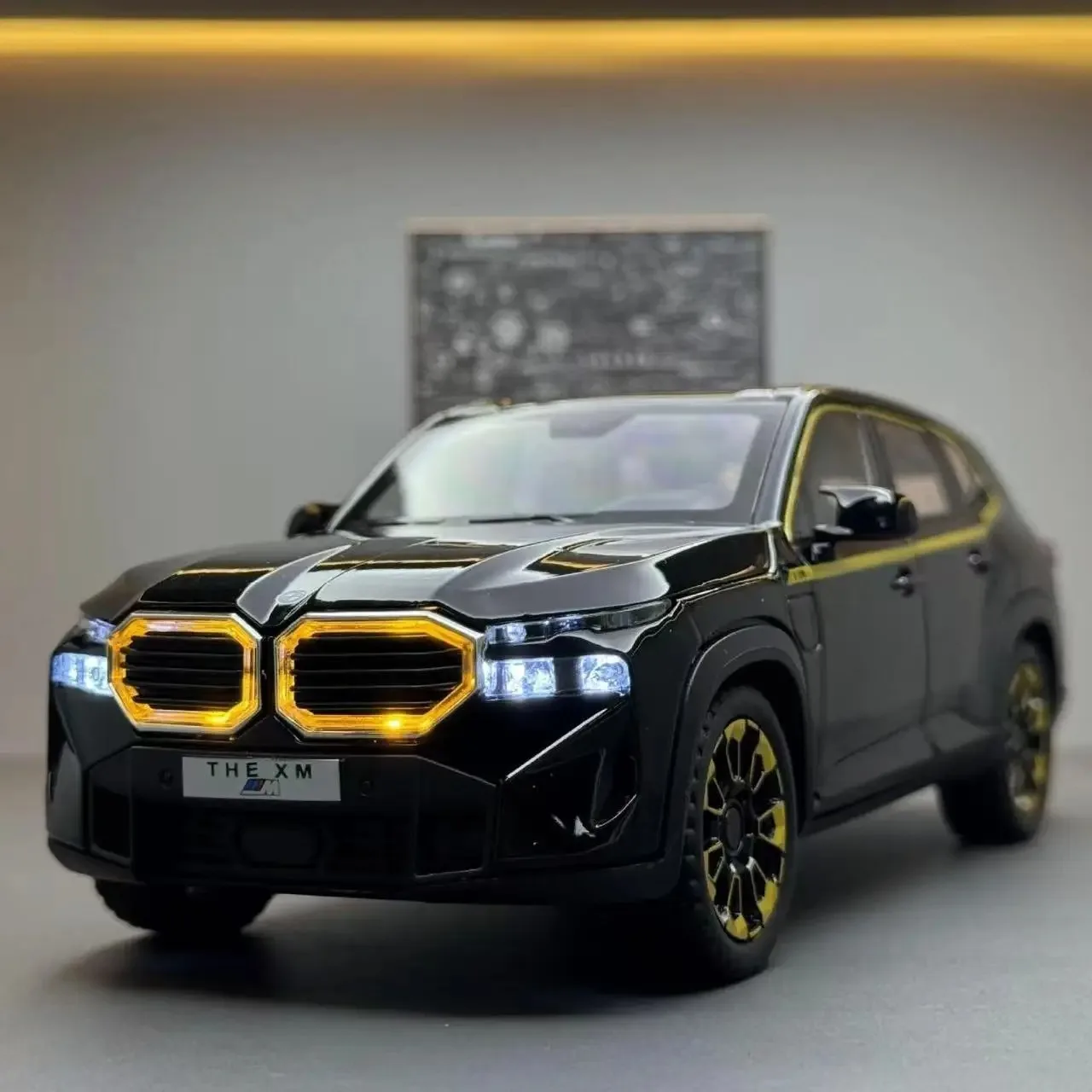 Фото 1:24 BMW THE XM, высокая имитация литья под давлением, модель автомобиля из металлического сплава, звуковой свет, коллекция детских игрушек, подарки A638 №2