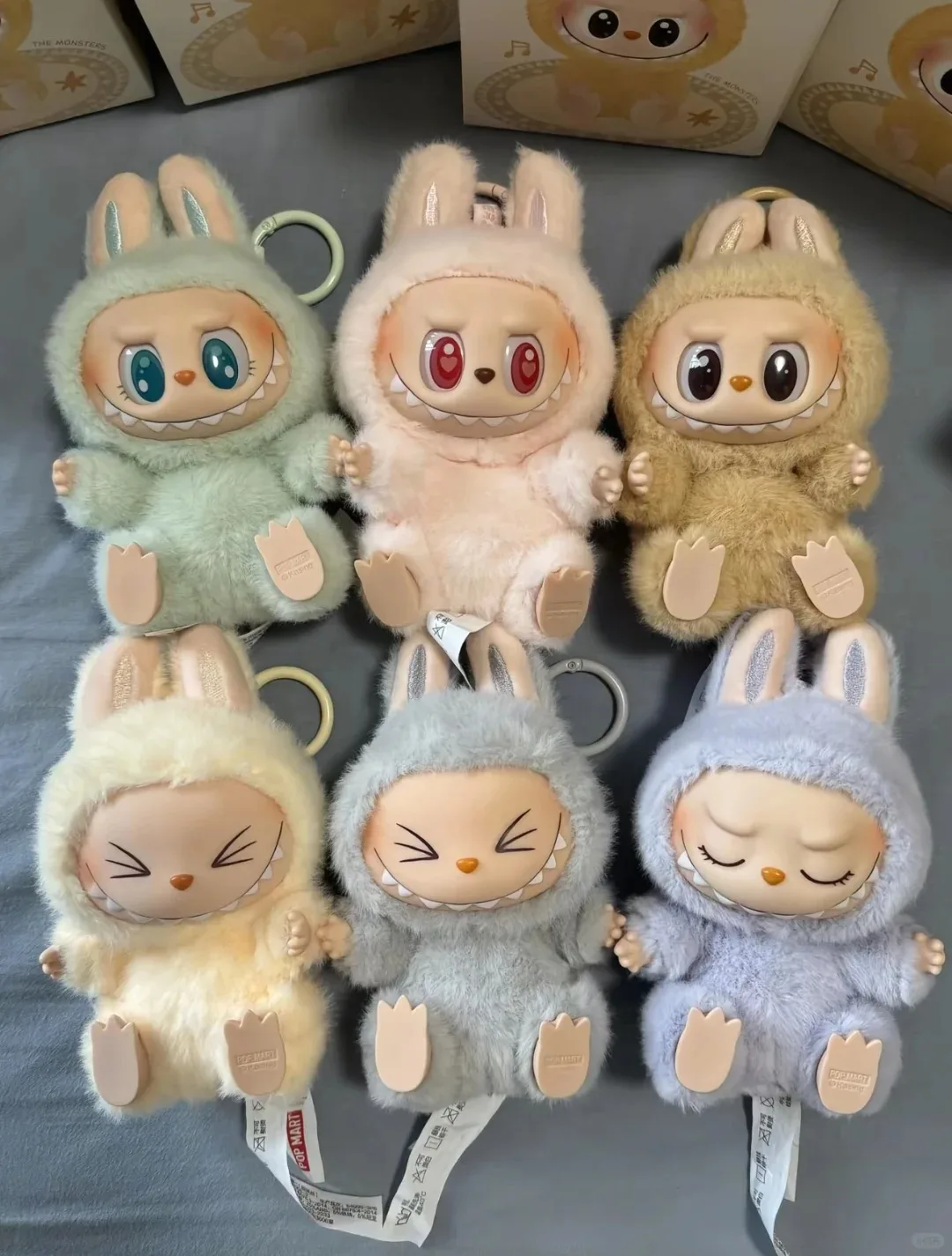 Аутентичные POPMART LABUBU The Monsters Have A Seat слепая коробка Macaron V2 Generation Подвеска Модная загадочная коробка Рождественская игрушка в наличии