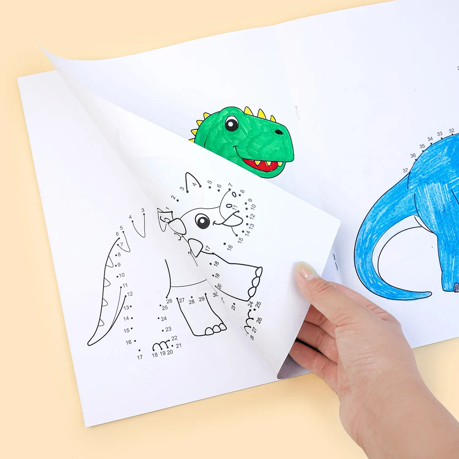 Фото Книга для занятий Jumbo Dot To Dot and Draw 2-в-1 — книга для занятий подключением точек для создания динозавров, слесок, раскрасок и подсчетов №5
