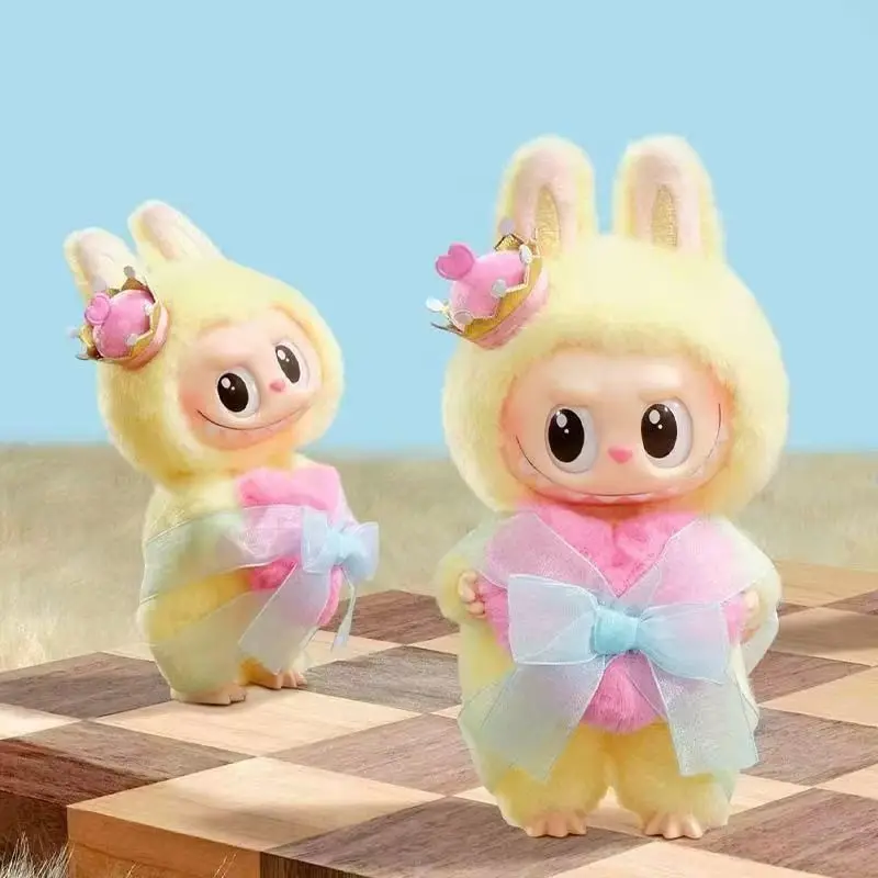 Фото Новый 1:1 The Monsters Labubu V3 Let'S Checkmate Series, виниловая фигурка куклы с лицом, брелок в виде королевы, кулон Labubu, подарок на день Святого Валентина №4