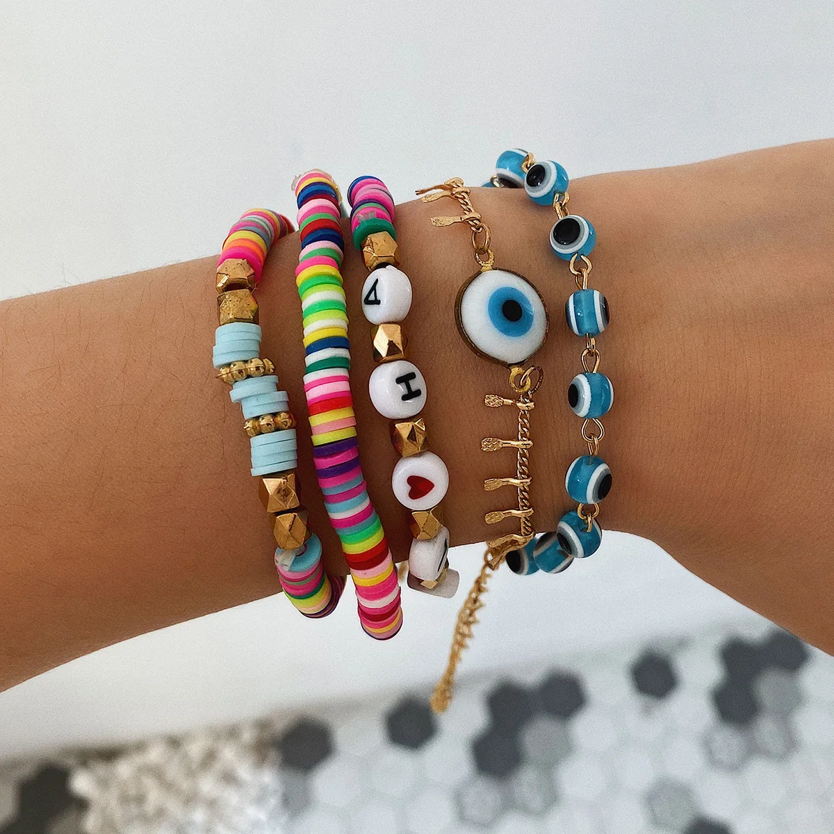 Hai Pria 5 Buah/Set Gelang Tembikar Lembut Ketat Permen Mode Boho Perhiasan Mata Jahat Manik-manik Huruf Wanita