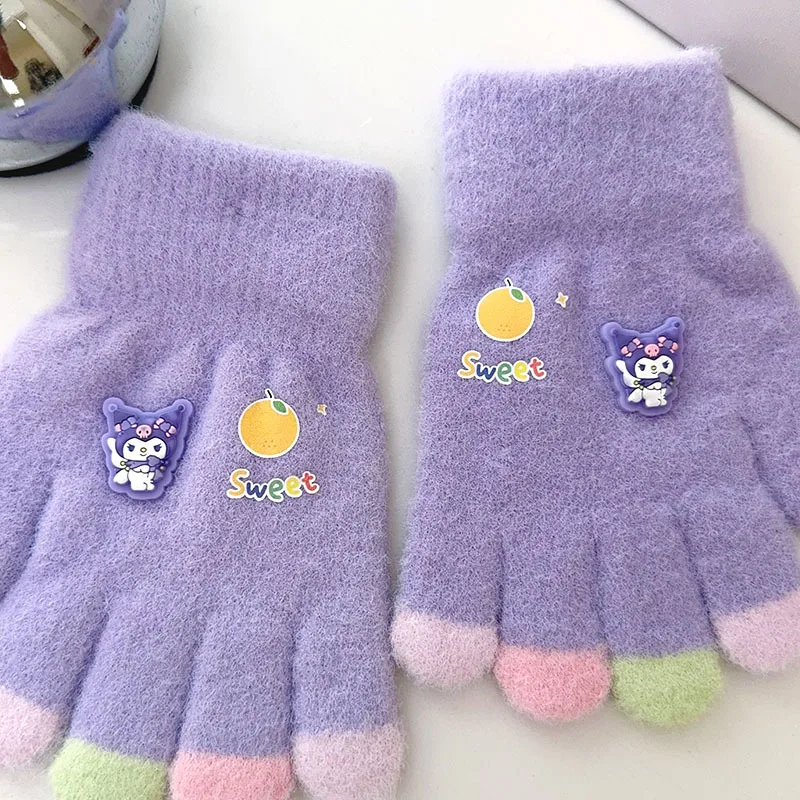 Фото Новые детские перчатки Kuromi для зимы Kawaii, незамерзающие, теплые, подходящие, перчатки с пятью пальцами и раздельными пальцами №5