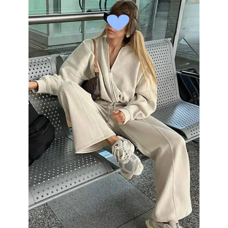 Фото Женская однотонная куртка-бомбер в стиле ретро из 2 предметов на молнии + свободный бархатный брючный костюм с высокой талией на шнуровке №5