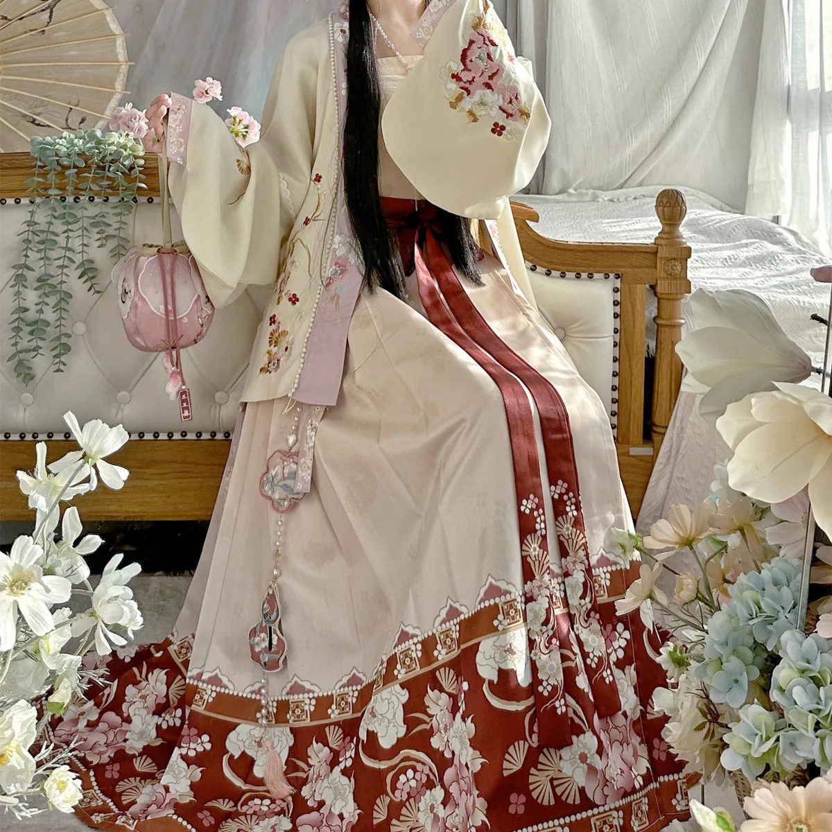 Фото Китайская весенне-осенняя оригинальная майка Hanfu с вышивкой и круглым вырезом, рукав Пипа, ежедневное ханьфу №2