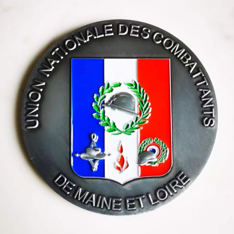 Значок Union Nationale des Combattants de Maine et Loire. Встроить командование боевиков.