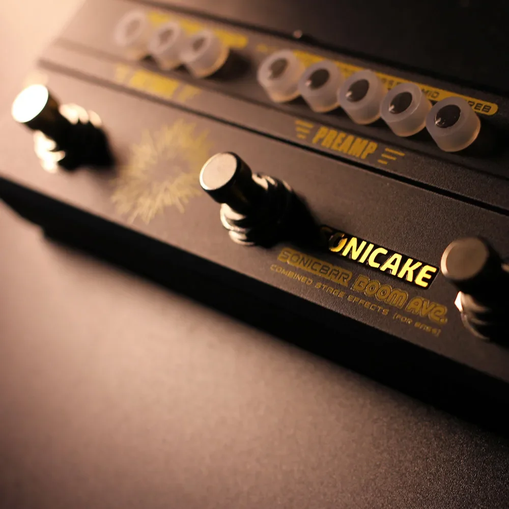 SONICAKE BOOM Ave. Bass Preamp DI Box Компрессор с несколькими эффектами Boost Fuzz Octave Педаль с петлей FX QCE-40 (art.: 3920d0c48be0c) - 3920d0c48be0c