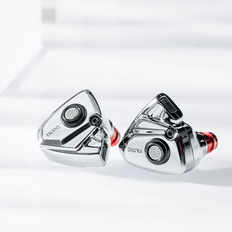 Фото Наушники-вкладыши DUNU TITAN S, IEM 11 мм, динамическая Φ 0,78 мм, высокочистый посеребренный медный кабель, гарнитура №4