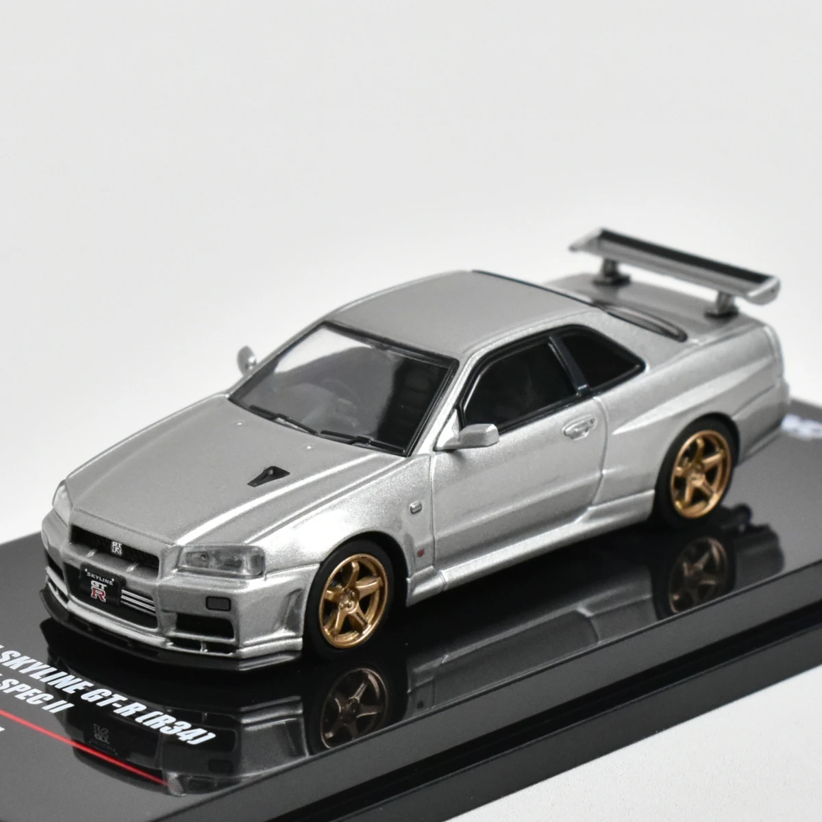 Фото INNO 1:64 SKYLINE GTR R34 V-SPEC II литая модель автомобиля №3