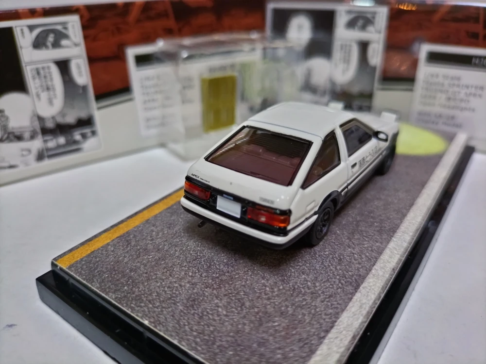 Фото Литой под давлением хобби, Япония, масштаб 1:64, Toyota GT APEX AE86, начальный двигатель D с легкой моделью автомобиля, Коллекционная игрушка, подарок, сувенирный дисплей №4