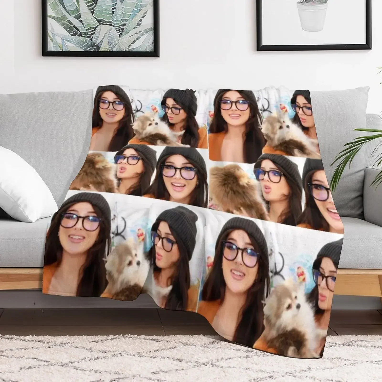 Фото Уютное одеяло Sssniperwolf с коллажем, тяжелые одеяла в стиле манга №4