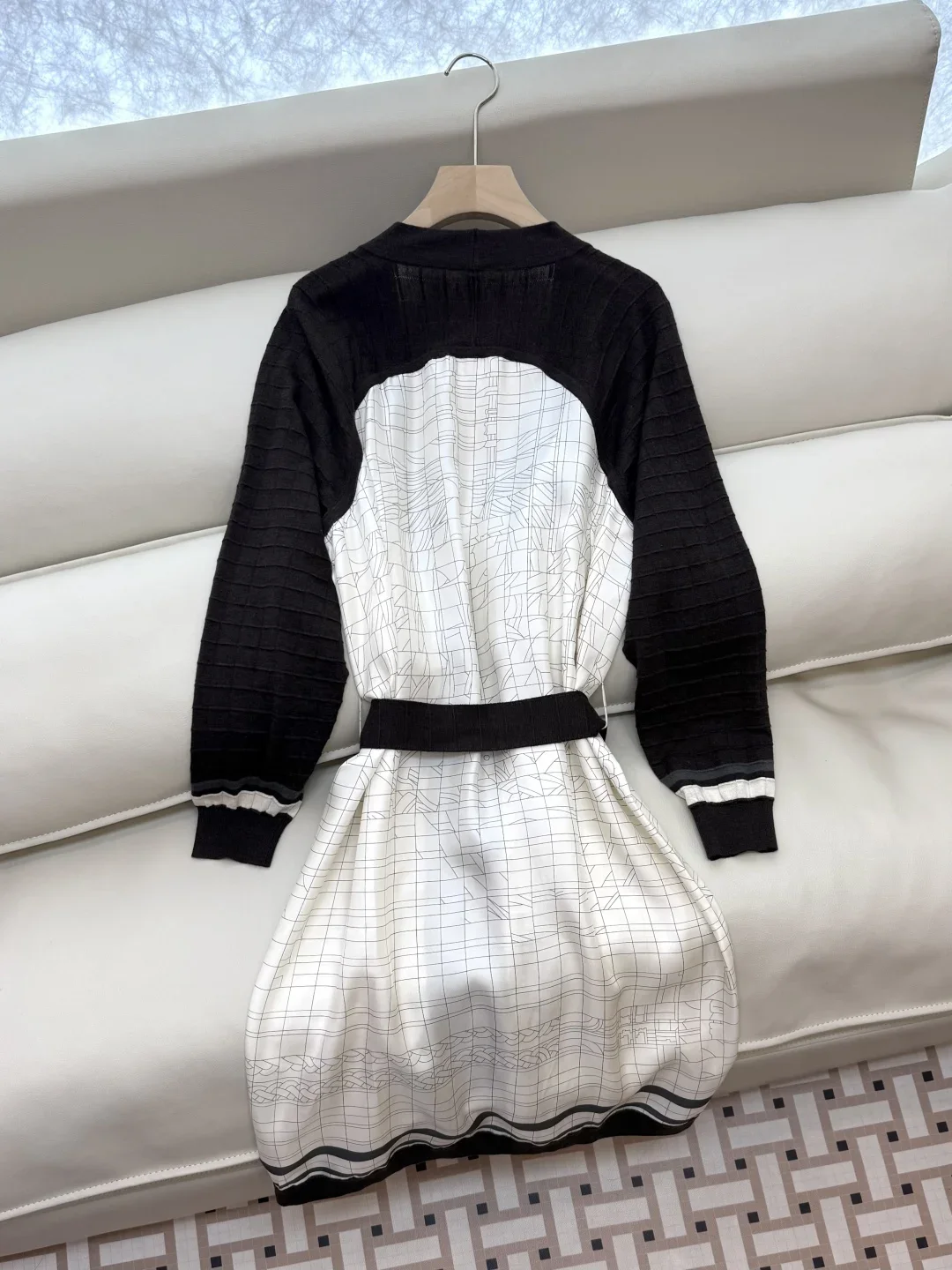 RetroAutumn New Brown Orange Wool Knitted Spliced Long Sleeved Cardigan Elegant Buttonless Lace Up Waist Cinched Silk Blend Jack